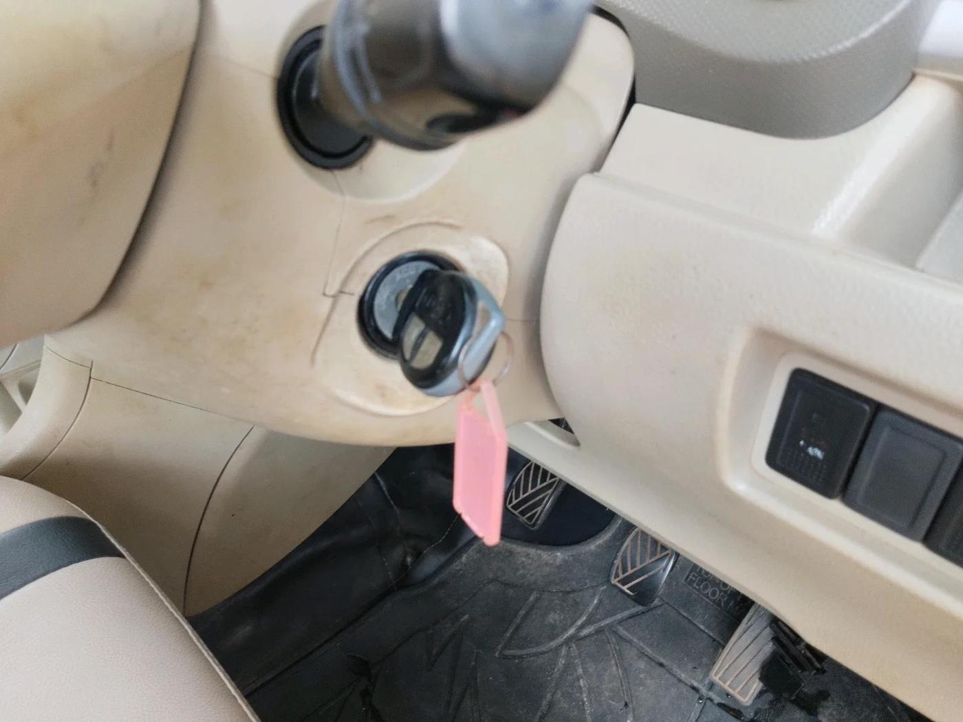 2015 Maruti Ertiga VXI, Petrol, Manual, 1,23,350 km, interior