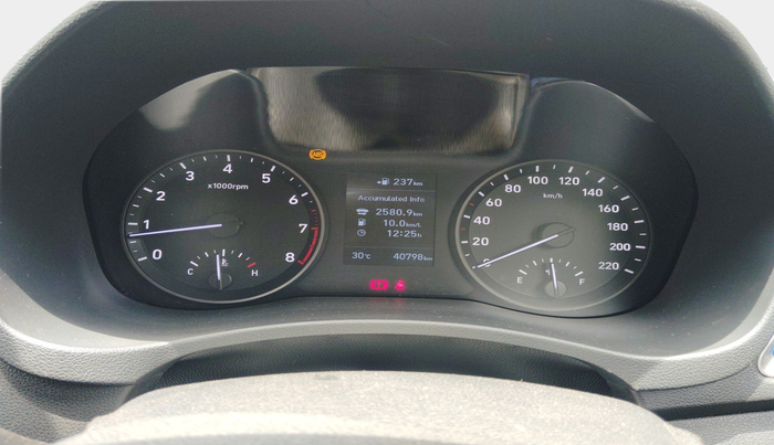 2018 Hyundai Verna SX (O) ANNIVERSARY EDITION 1.6 VTVT, Petrol, Manual, 40,798 km, interior