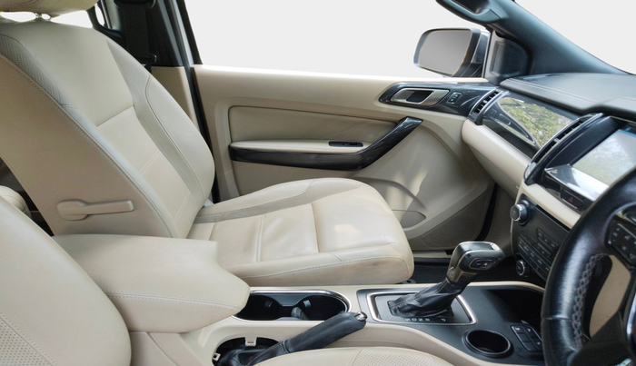 2020 Ford Endeavour TITANIUM PLUS 2.0 4X2 AT SUNROOF, Diesel, Automatic, 1,56,707 km, interior
