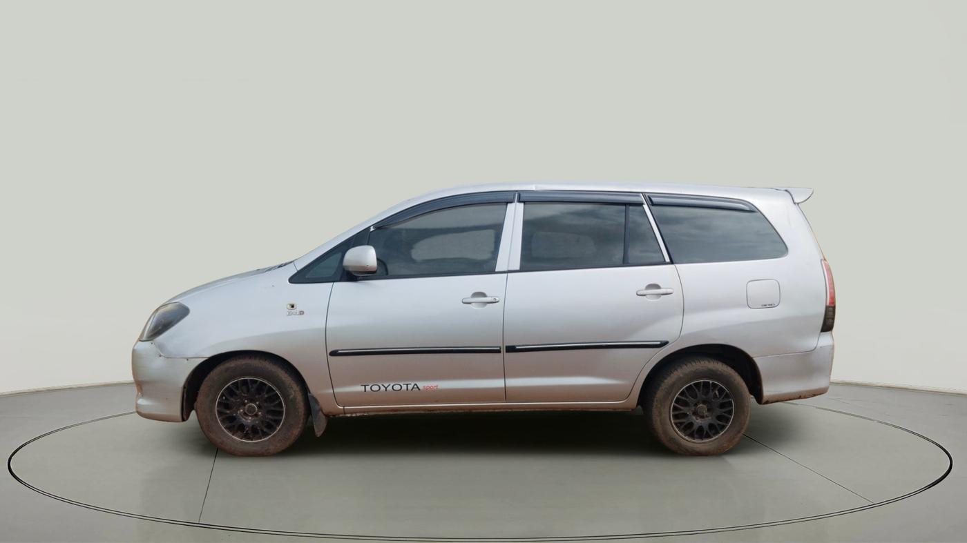 2010 Toyota Innova 2.5 G4 7 STR, Diesel, Manual, 2,22,771 km, exterior