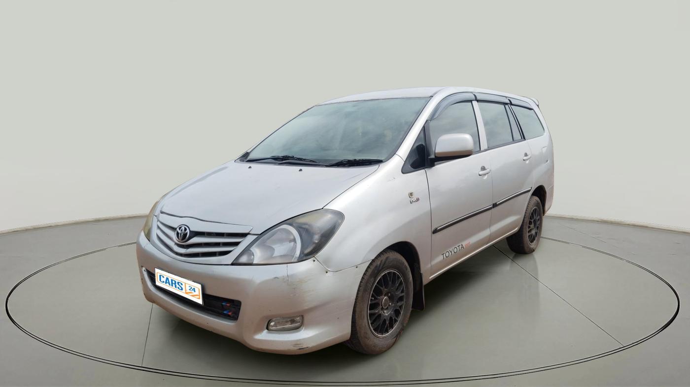 2010 Toyota Innova 2.5 G4 7 STR, Diesel, Manual, 2,22,771 km, exterior