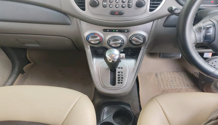 2012 Hyundai i10 ASTA 1.2 AT SUNROOF, Petrol, Automatic, 32,905 km, interior