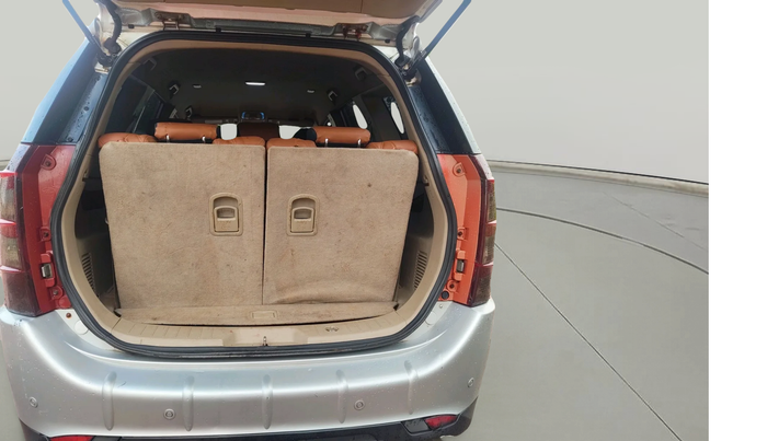 2015 Mahindra XUV500 W8, Diesel, Manual, 1,38,000 km, exterior