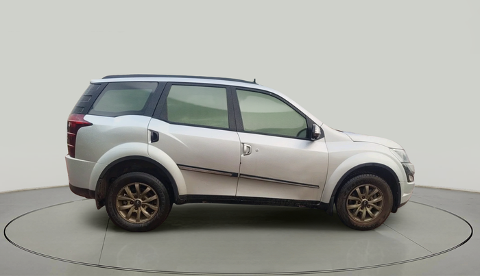 2015 Mahindra XUV500 W8, Diesel, Manual, 1,38,000 km, exterior