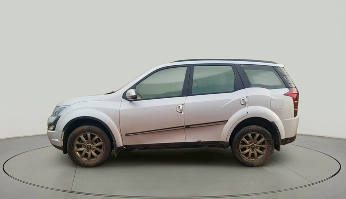 2015 Mahindra XUV500 W8, Diesel, Manual, 1,38,000 km, exterior