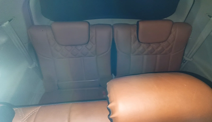 2015 Mahindra XUV500 W8, Diesel, Manual, 1,38,000 km, interior