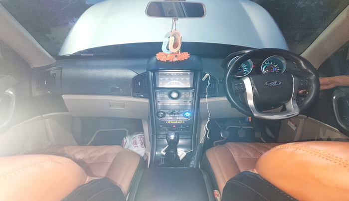 2015 Mahindra XUV500 W8, Diesel, Manual, 1,38,000 km, interior