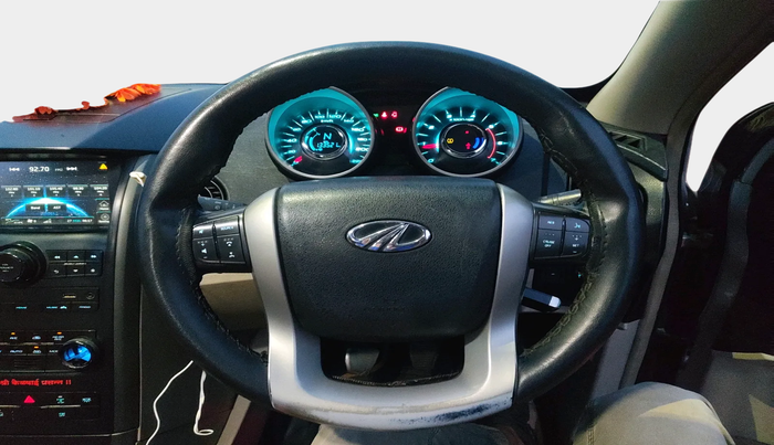 2015 Mahindra XUV500 W8, Diesel, Manual, 1,38,000 km, interior