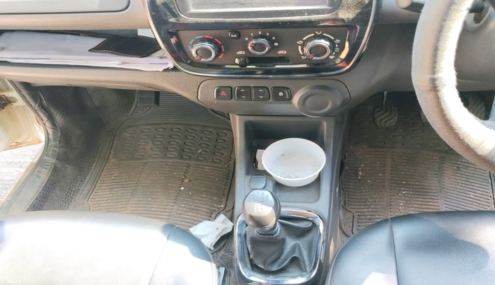 2016 Renault Kwid RXT 1.0, Petrol, Manual, 93,514 km, interior