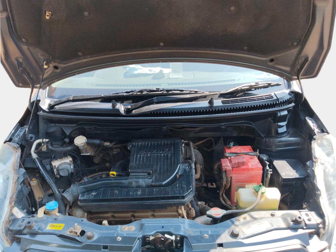 2013 Maruti Ertiga ZXI, Petrol, Manual, 1,04,284 km, exterior