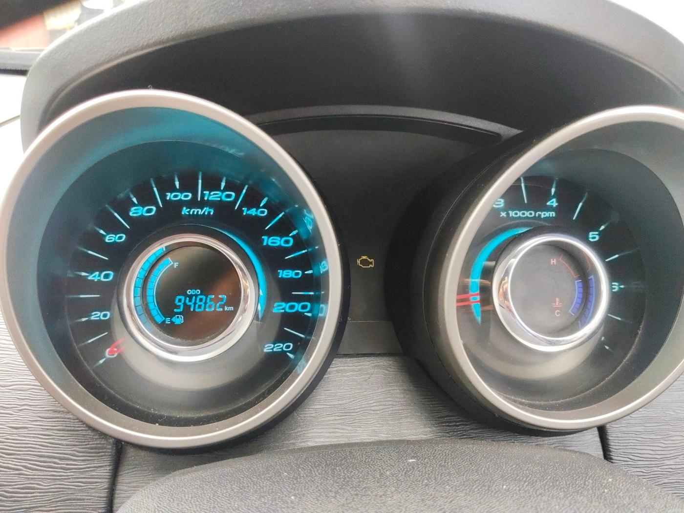 2020 Mahindra XUV500 W7, Diesel, Manual, 1,39,651 km, interior