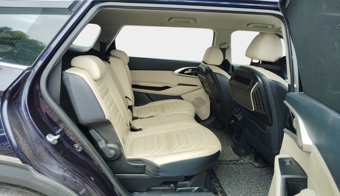 2023 KIA CARENS LUXURY 1.4 PETROL 7 STR, Petrol, Manual, 26,789 km, interior
