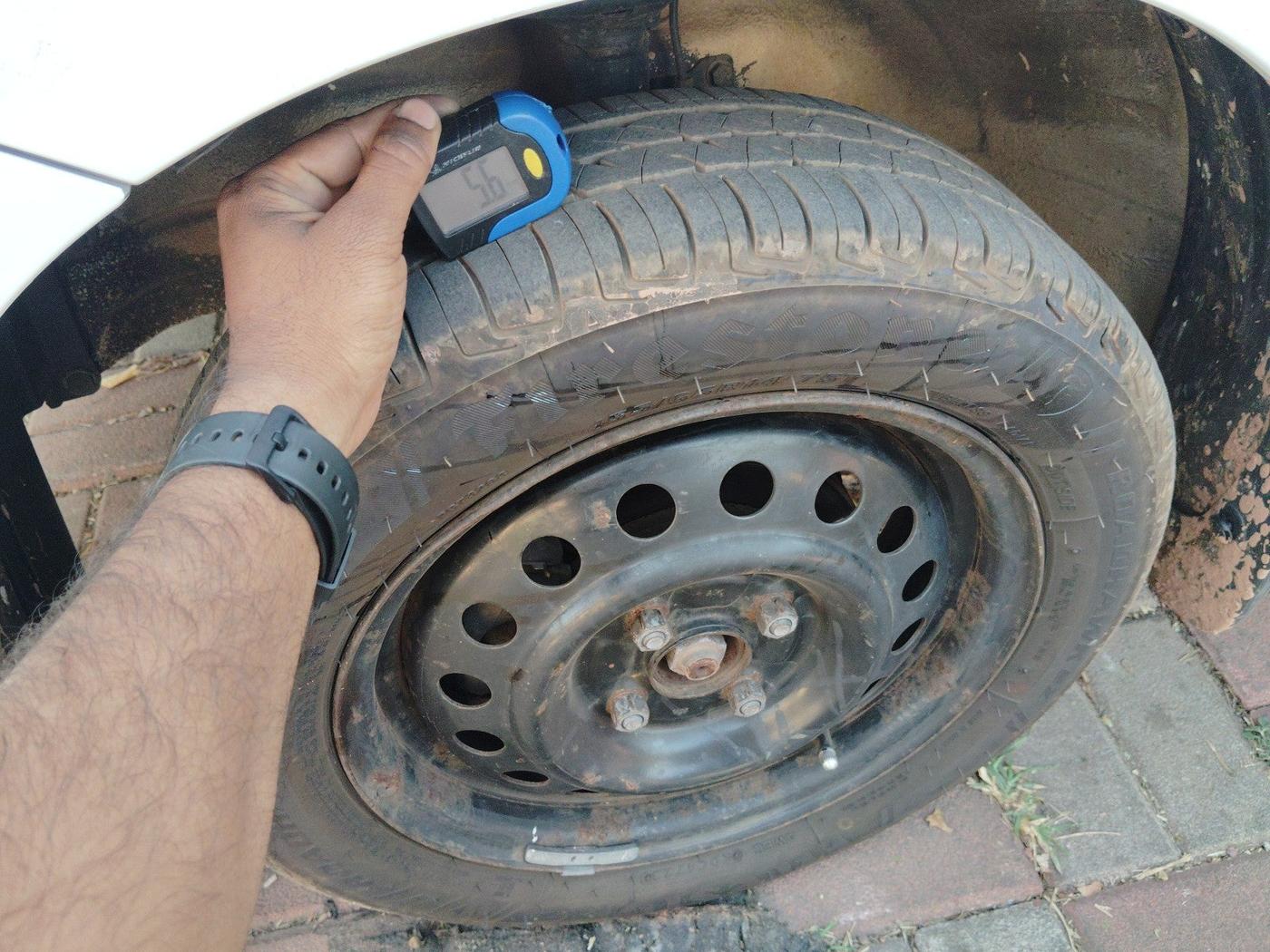 2017 Maruti Wagon R 1.0 VXI, Petrol, Manual, 85,097 km, tyre