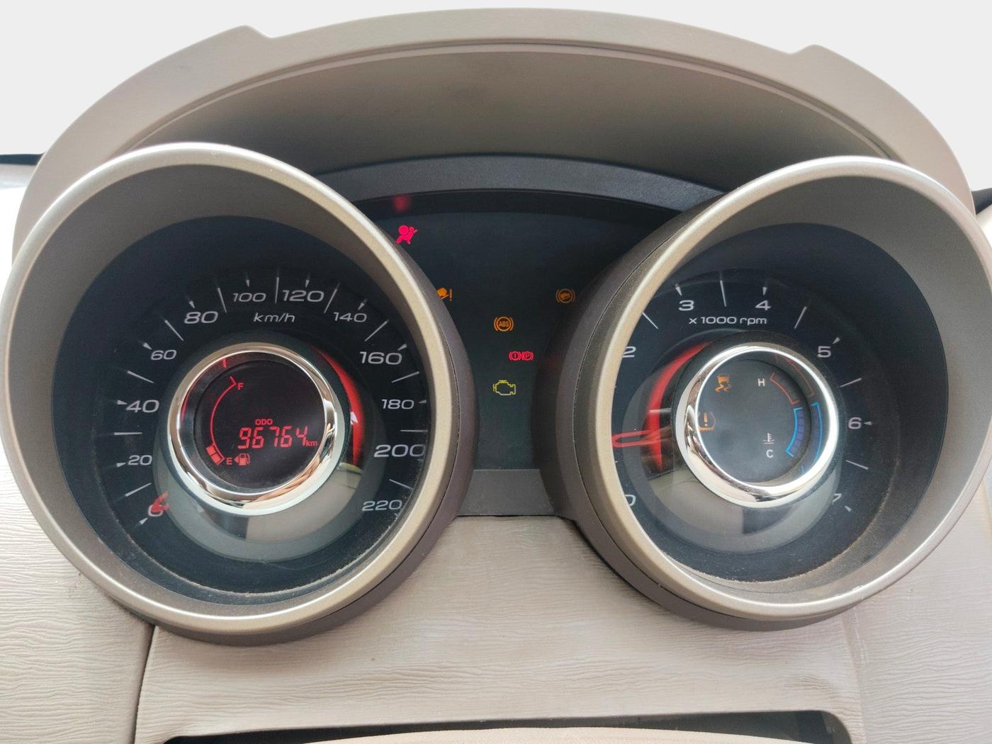 2012 Mahindra XUV500 W8, Diesel, Manual, 96,764 km, interior