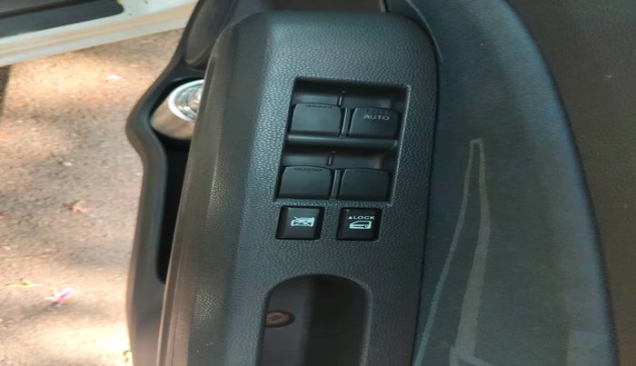 2010 Maruti Ritz ZXI, Petrol, Manual, 2 km, interior