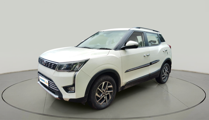 2022 Mahindra XUV300 W8 (O) 1.5 DIESEL, Diesel, Manual, 73,169 km, exterior