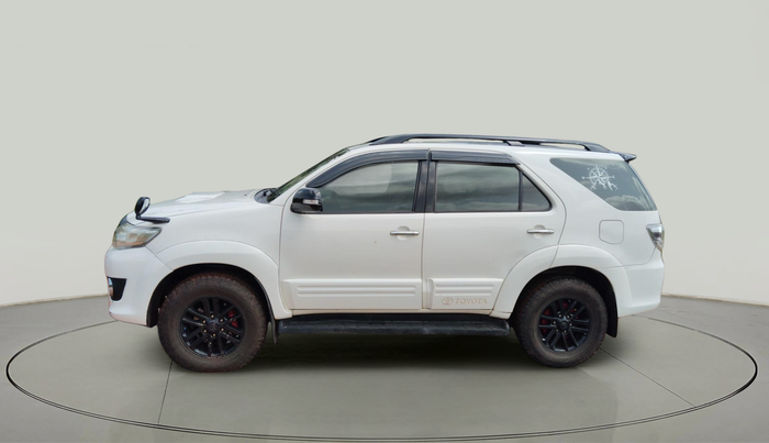 2013 Toyota Fortuner 3.0 4X2 AT, Diesel, Automatic, 2,18,031 km, exterior