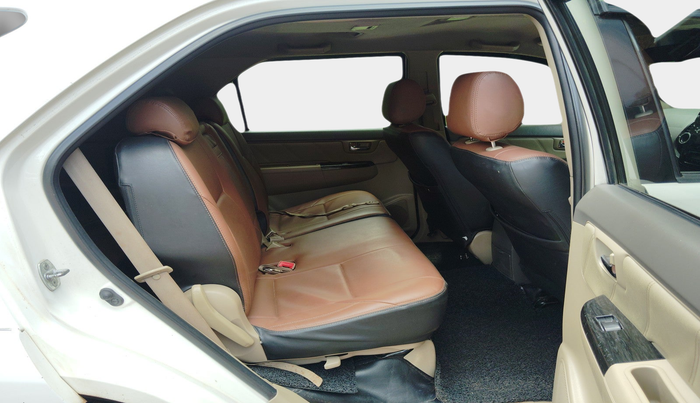 2013 Toyota Fortuner 3.0 4X2 AT, Diesel, Automatic, 2,18,031 km, interior