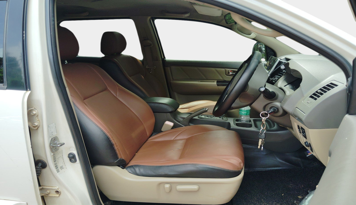 2013 Toyota Fortuner 3.0 4X2 AT, Diesel, Automatic, 2,18,031 km, interior