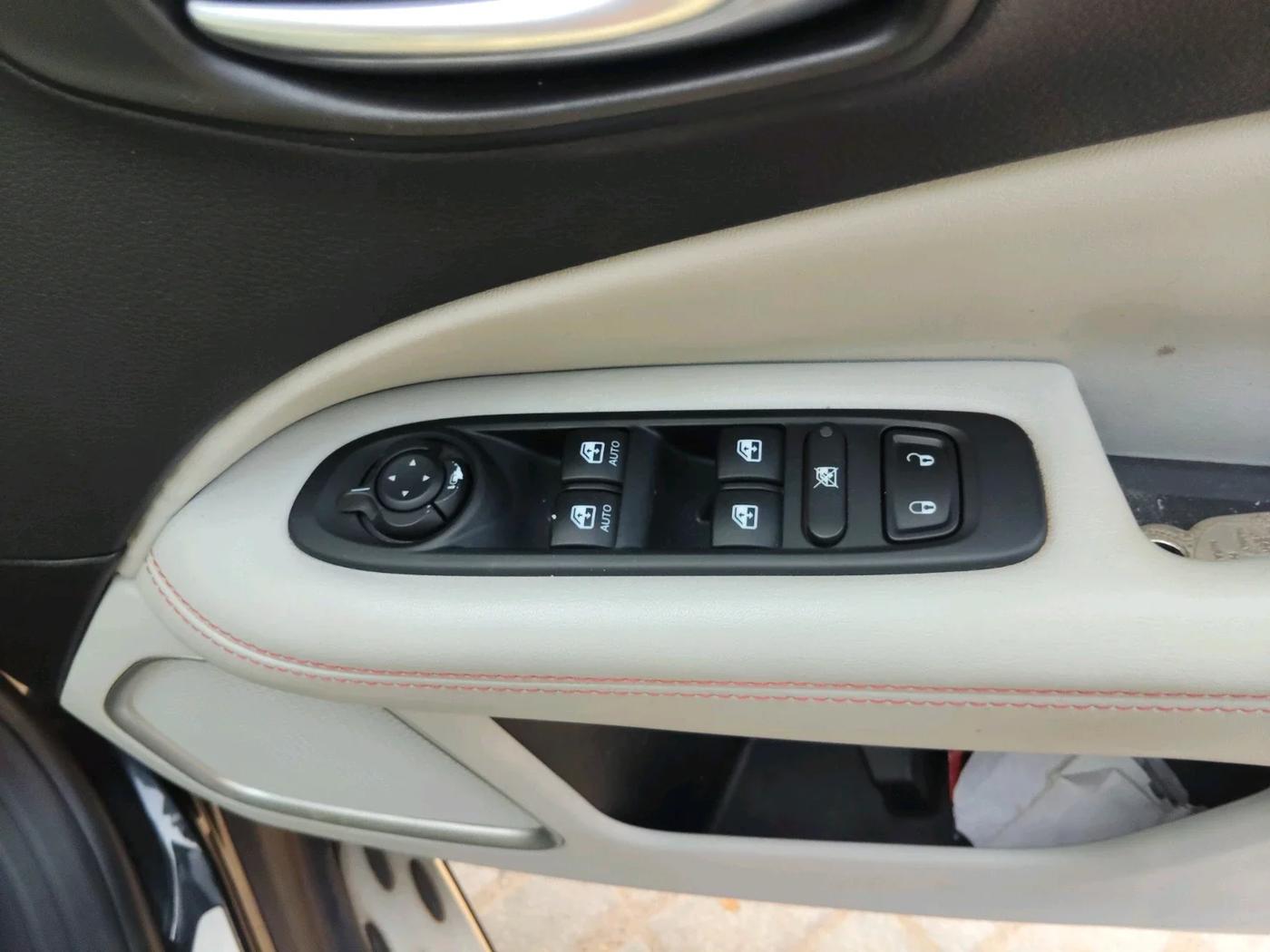 2018 Jeep Compass LIMITED (O) 1.4 PETROL AT, Petrol, Automatic, 88,100 km, interior