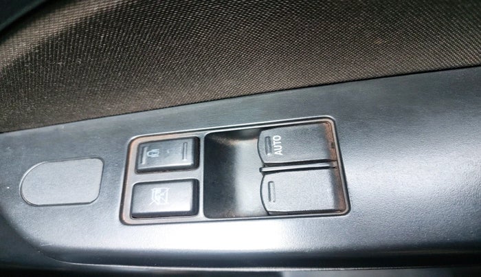 2017 Maruti Swift LXI, Petrol, Manual, 95,531 km, interior