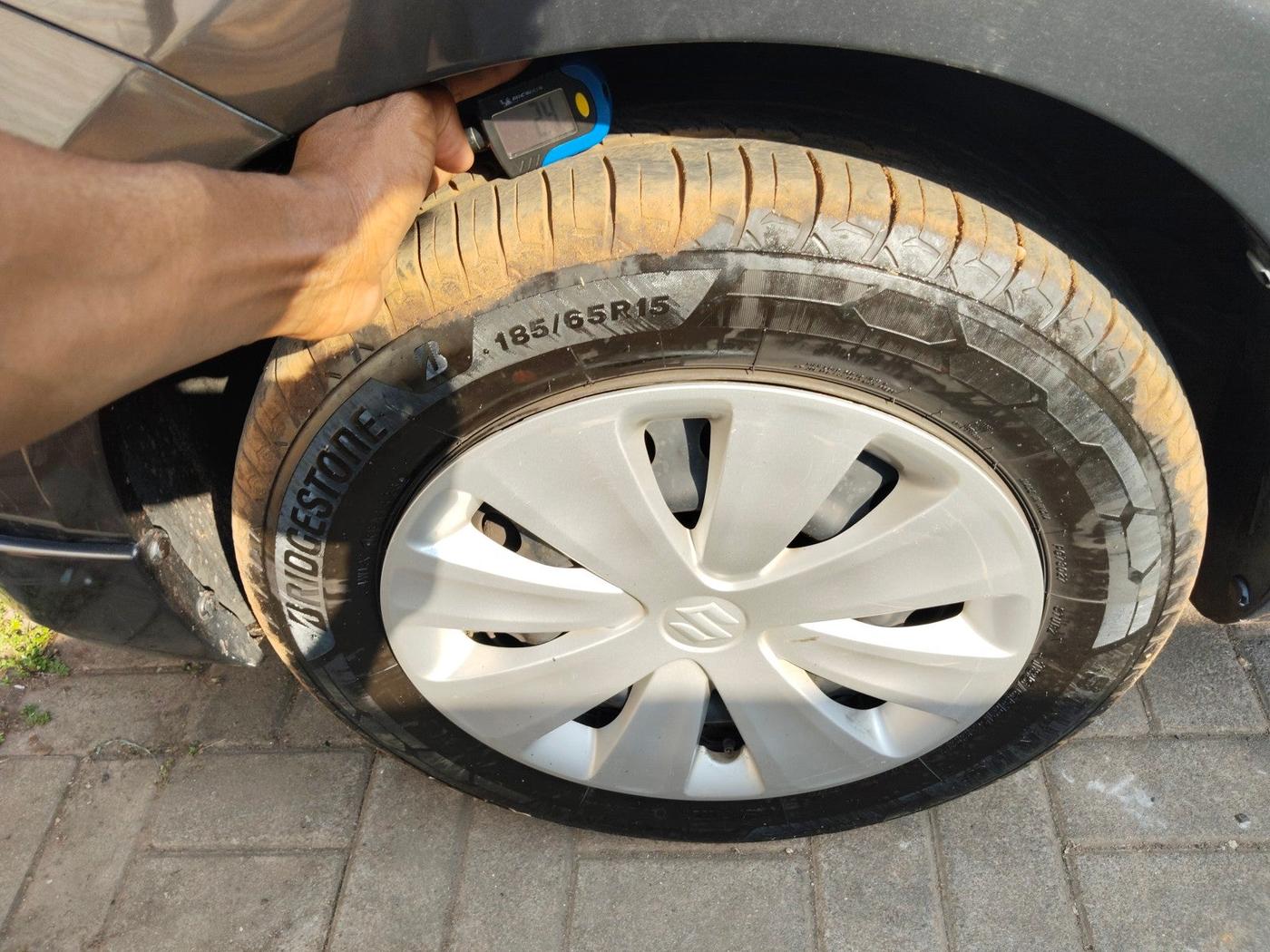 2017 Maruti Ertiga VXI ABS, Petrol, Manual, 92,119 km, tyre