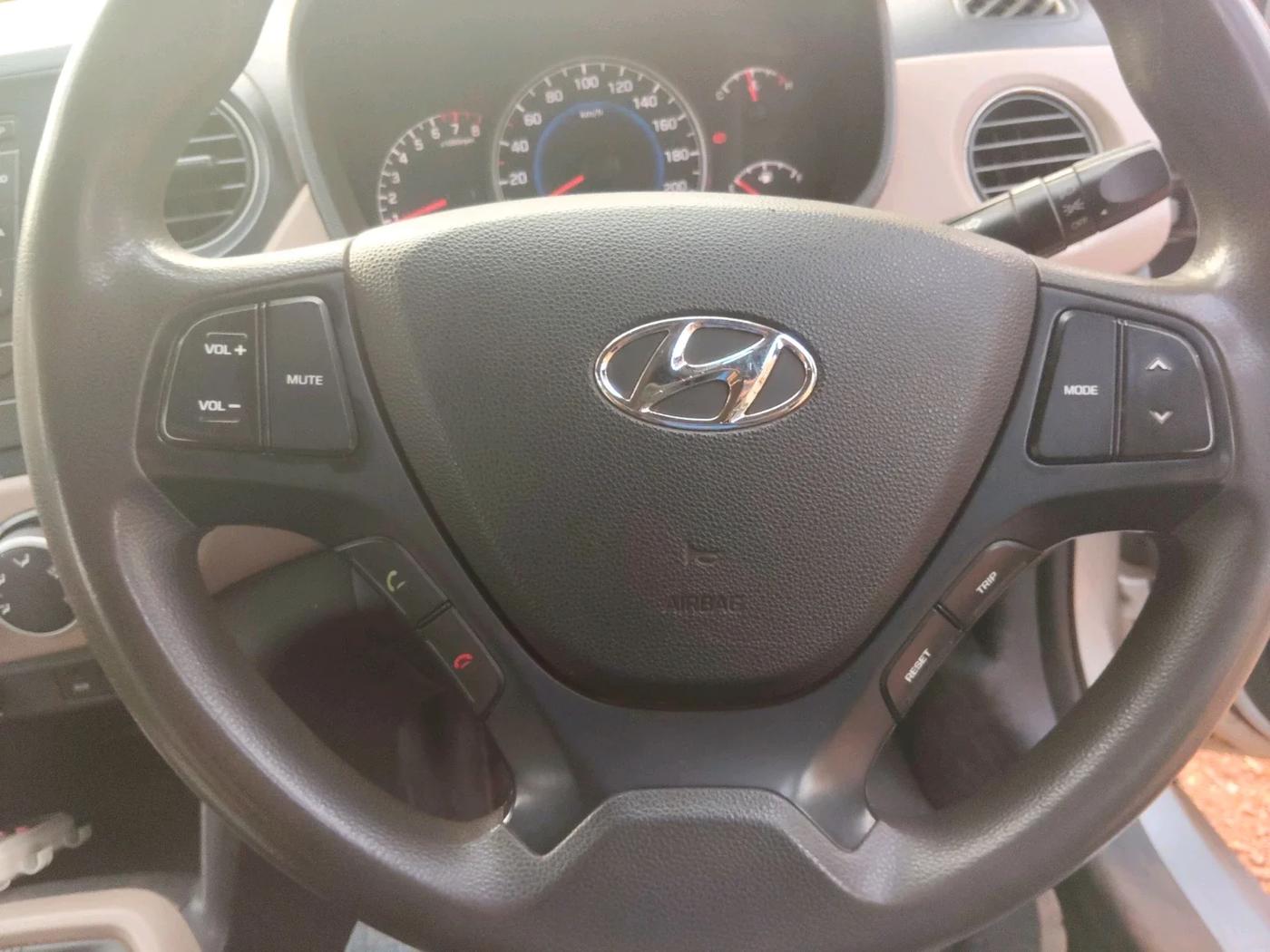 2018 Hyundai Grand i10 MAGNA 1.2 KAPPA VTVT, Petrol, Manual, 1,40,395 km, interior