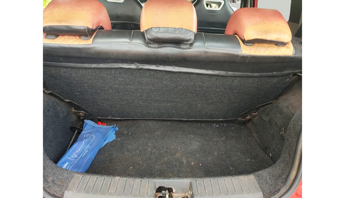 2016 Mahindra Kuv100 K6 6 STR, Petrol, Manual, 95,422 km, exterior