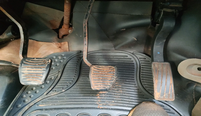 2016 Mahindra Kuv100 K6 6 STR, Petrol, Manual, 95,422 km, interior