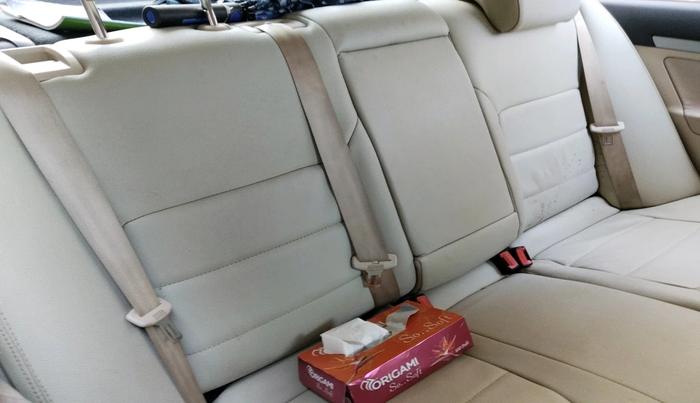 2011 Skoda Laura CLASSIC 1.8 TSI, Petrol, Manual, 1,27,792 km, interior