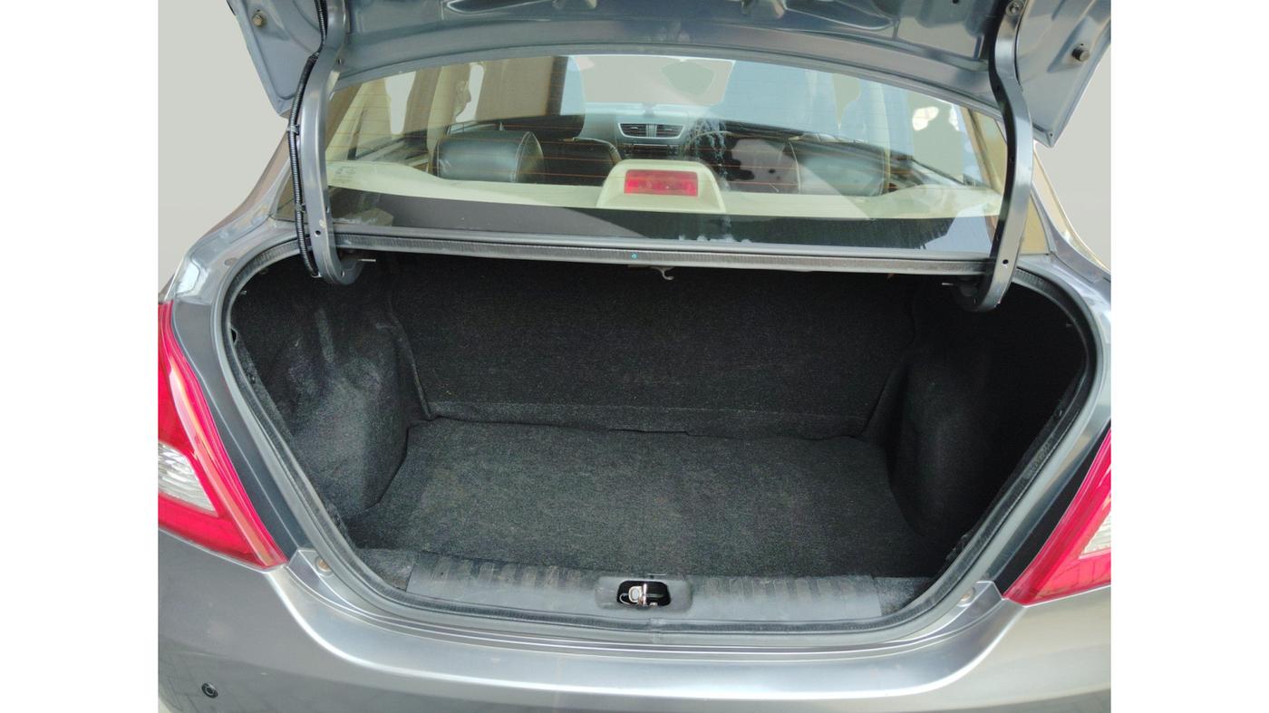 2014 Maruti Swift Dzire ZXI, Petrol, Manual, 1,24,208 km, exterior