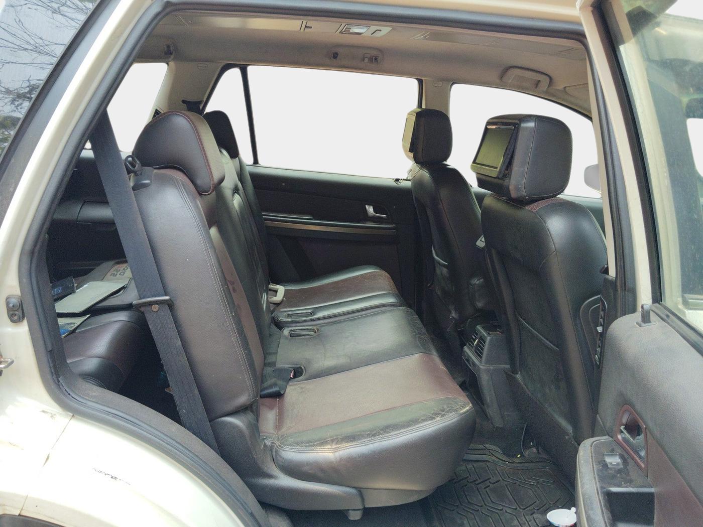 2010 Tata Aria PRIDE 4X4, Diesel, Manual, 1,83,128 km, interior