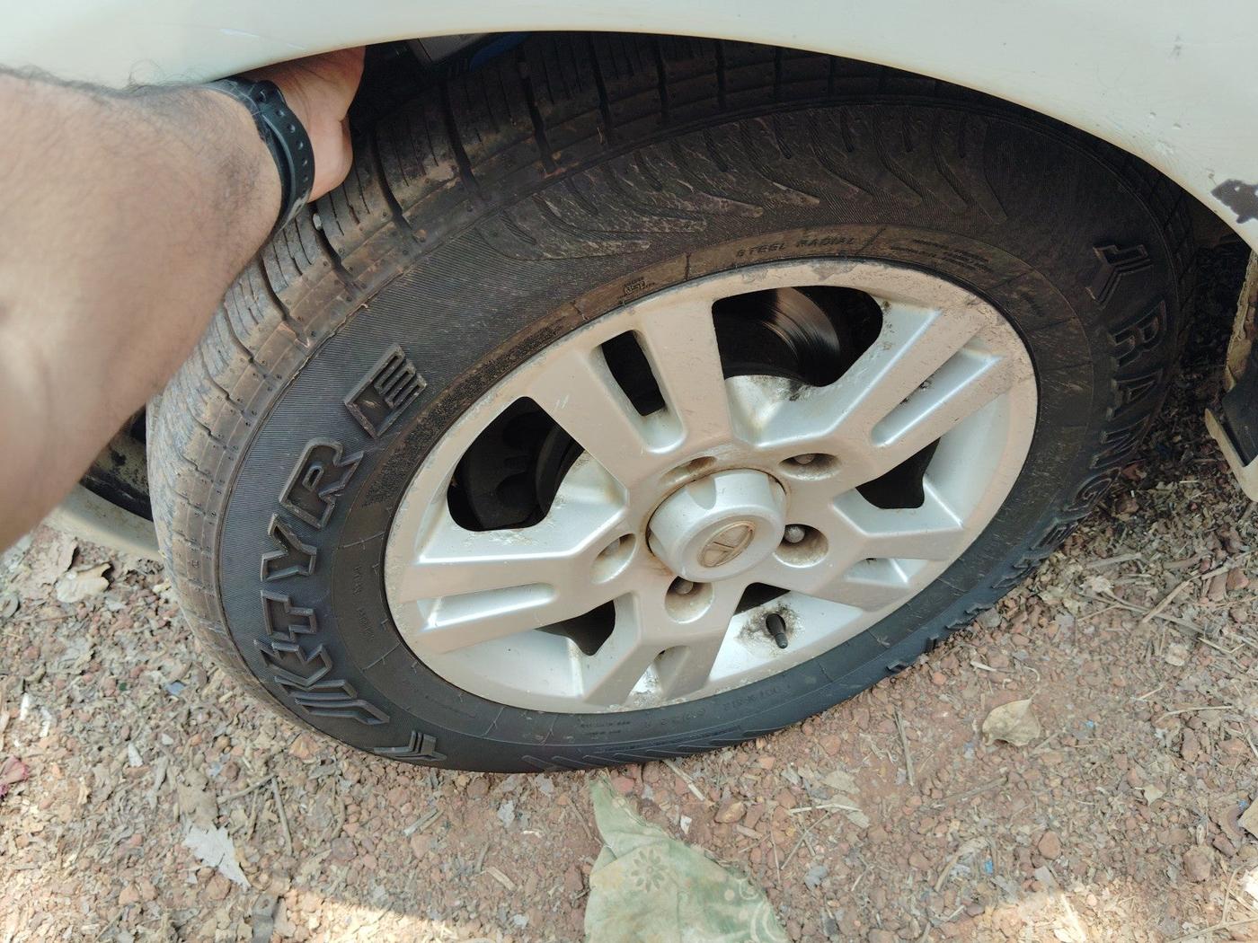 2010 Tata Aria PRIDE 4X4, Diesel, Manual, 1,83,128 km, tyre