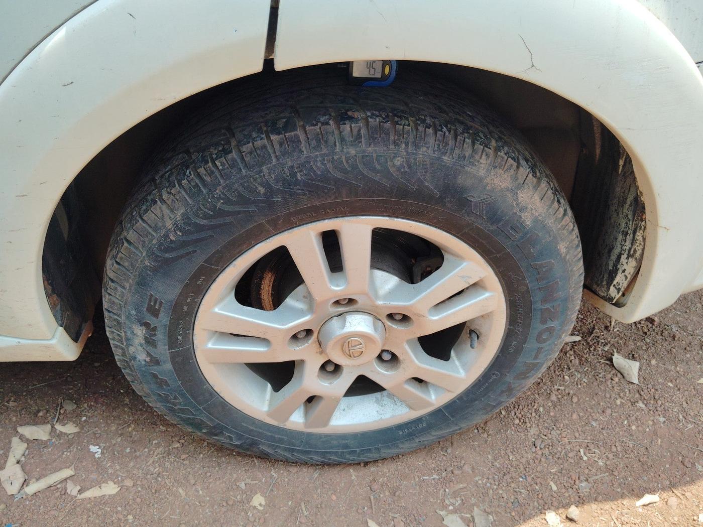 2010 Tata Aria PRIDE 4X4, Diesel, Manual, 1,83,128 km, tyre