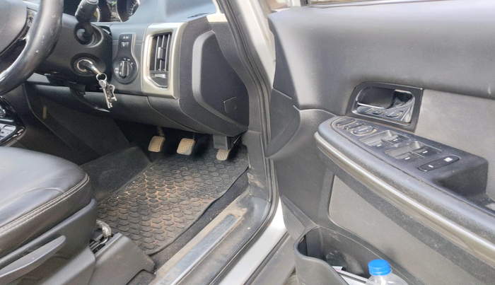 2018 Tata Hexa XM 4X2 7 STR, Diesel, Manual, 69,357 km, interior