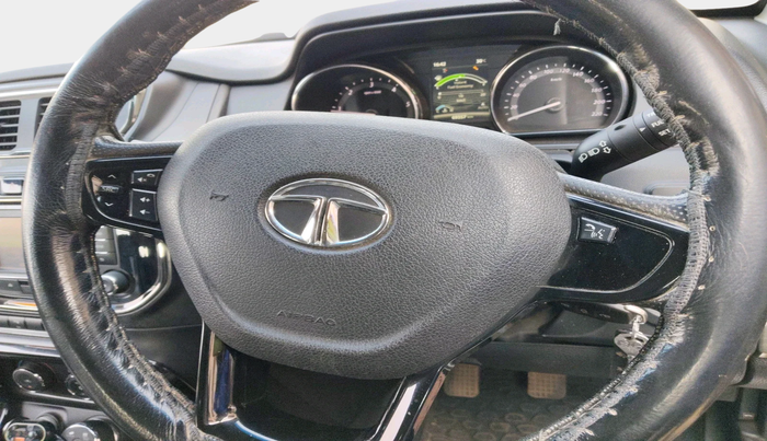 2018 Tata Hexa XM 4X2 7 STR, Diesel, Manual, 69,357 km, interior