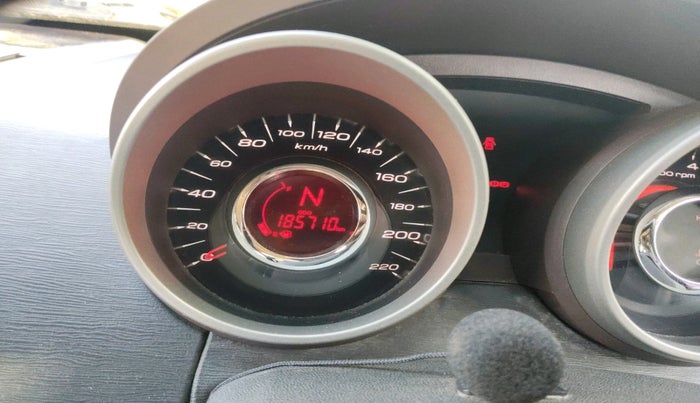 2013 Mahindra XUV500 W6, Diesel, Manual, 1,85,710 km, interior