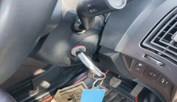 2013 Mahindra XUV500 W6, Diesel, Manual, 1,85,710 km, interior