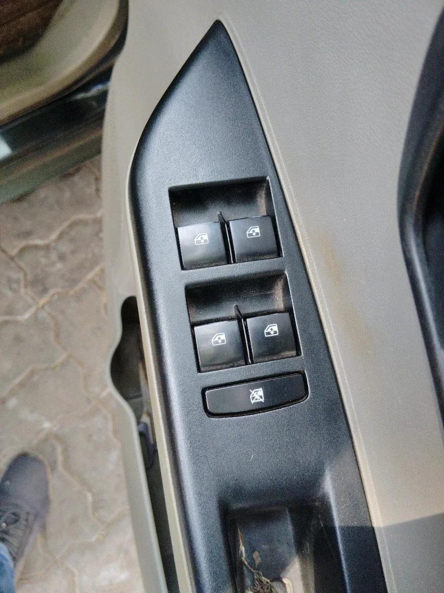 2016 Mahindra Kuv100 K4 D 6 STR, Diesel, Manual, 1,09,632 km, interior