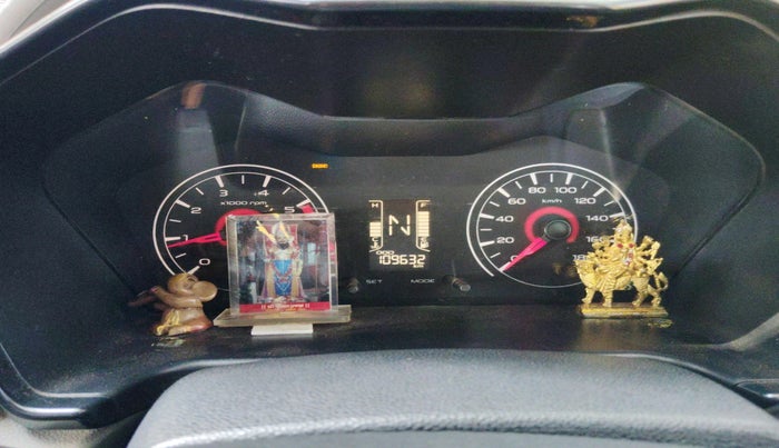 2016 Mahindra Kuv100 K4 D 6 STR, Diesel, Manual, 1,09,632 km, interior