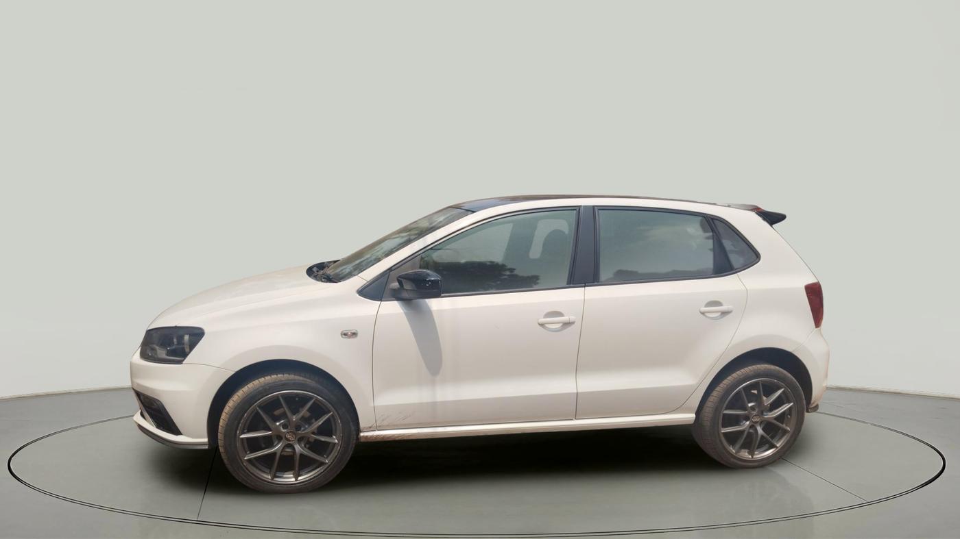 2015 Volkswagen Polo HIGHLINE1.2L, Petrol, Manual, 1,00,247 km, exterior