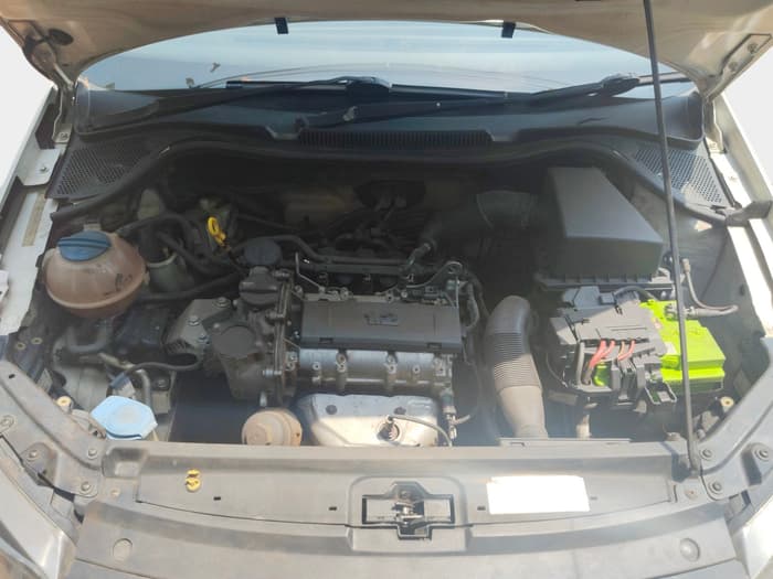 2015 Volkswagen Polo HIGHLINE1.2L, Petrol, Manual, 1,00,247 km, exterior