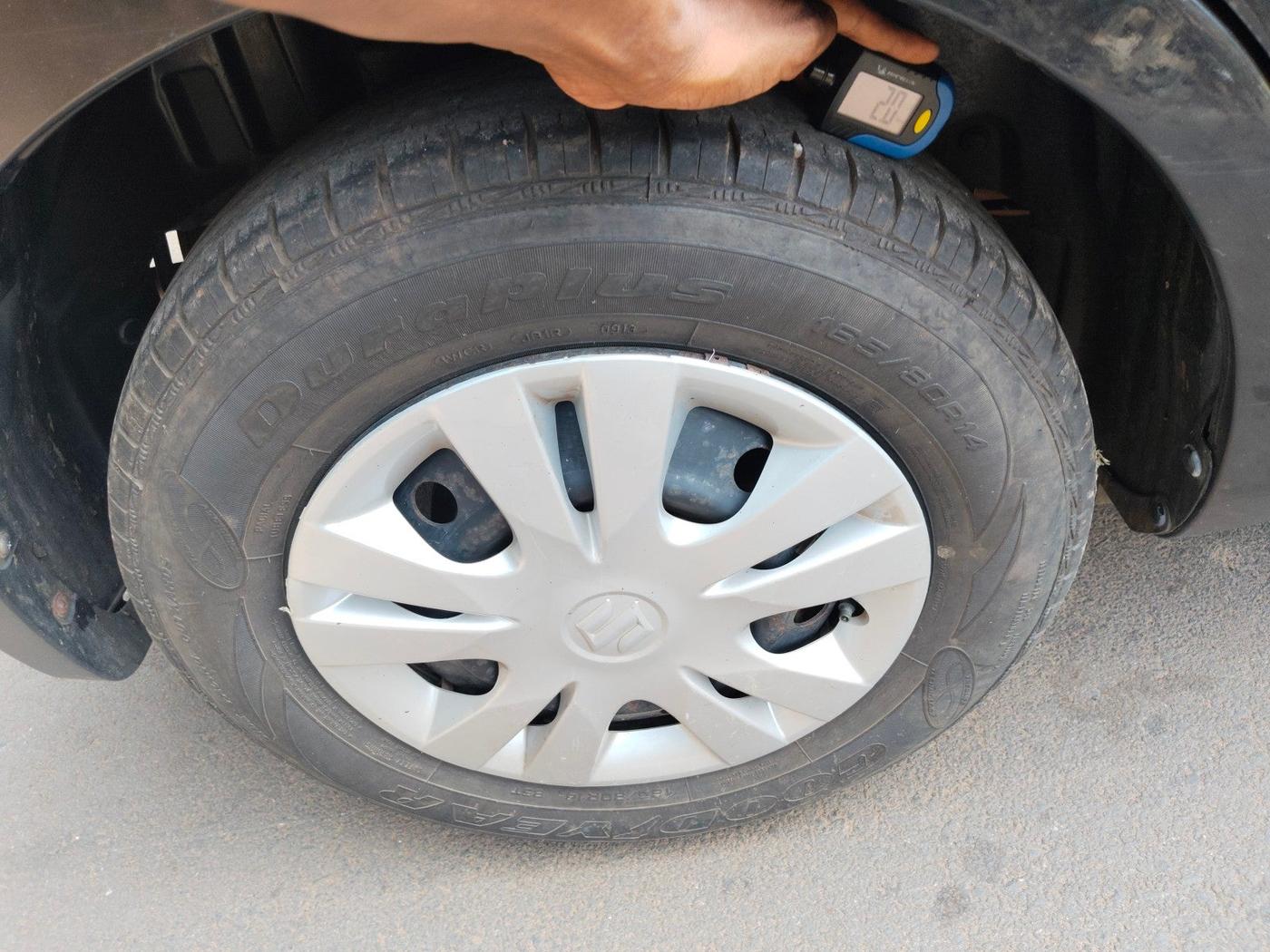 2013 Maruti Swift Dzire VXI, Petrol, Manual, 58,602 km, tyre