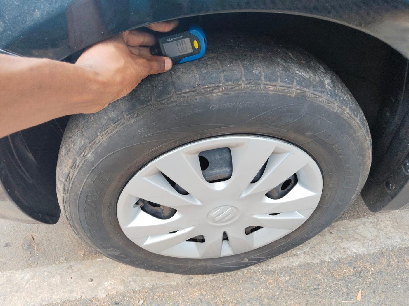 2013 Maruti Swift Dzire VXI, Petrol, Manual, 58,602 km, tyre