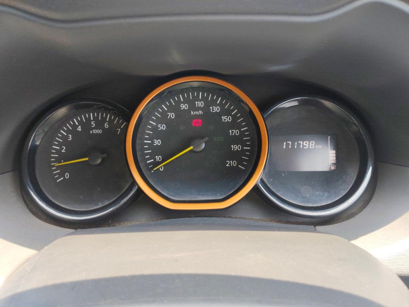 2015 Renault Duster RXL 85PS EXPLORE, Diesel, Manual, 1,71,798 km, interior