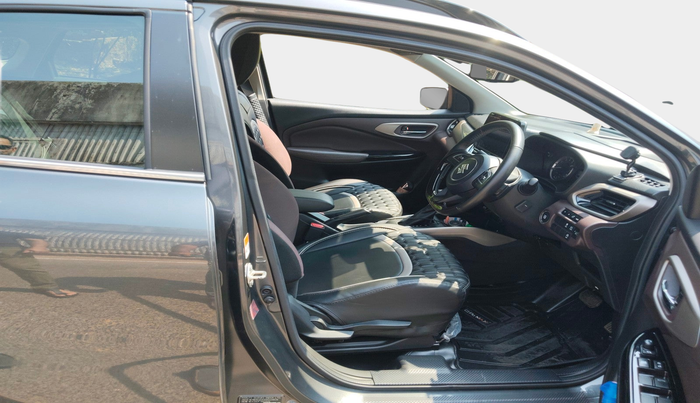 2023 Maruti FRONX ALPHA 1.0L TURBO 6 AT, Petrol, Automatic, 15,603 km, interior