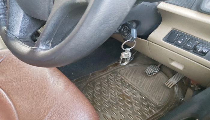 2015 Mahindra TUV300 T6, Diesel, Manual, 1,33,260 km, interior