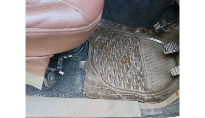 2015 Mahindra TUV300 T6, Diesel, Manual, 1,33,260 km, interior