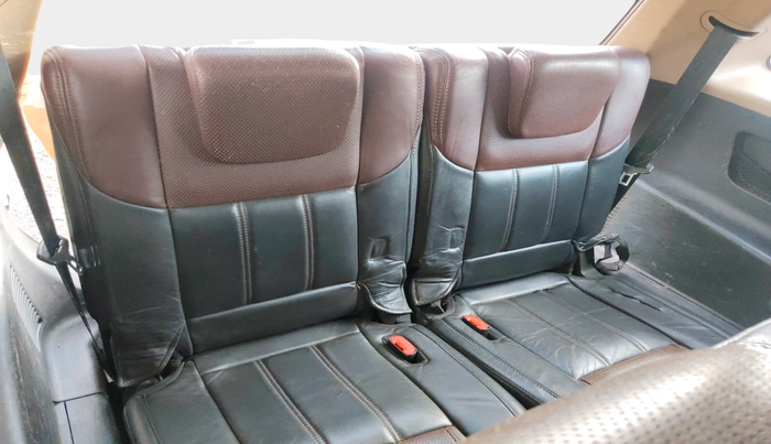 2012 Mahindra XUV500 W8, Diesel, Manual, 2,50,179 km, interior