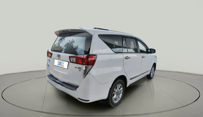 2017 Toyota Innova Crysta 2.8 GX AT 8 STR, Diesel, Automatic, 1,63,041 km, exterior